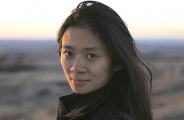 宋丹丹养女太随性，获金狮奖未现身，素颜出镜气质突出
