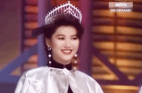 丑了十几年，港姐又美回来了！重返上世纪港风，有袁咏仪当年风采