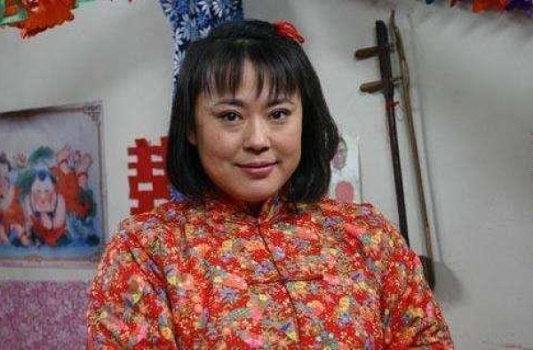 50岁“庄嫂”表白29岁老公，李菁菁三次婚姻，一次比一次迷惑