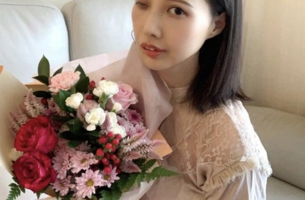 李明蔚病情不乐观，马浚伟做直播帮筹医药费，出钱出力为对方打气