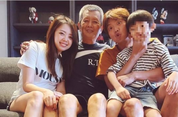 小鬼妹妹亲手做午餐道别！留哥哥最常坐的位置 泪问：你也在吗？