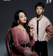 曹颖和儿子拍亲子大片，9岁儿子精致帅气，一家三口都是一张脸