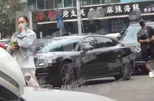 钟丽缇现身医院，张伦硕丢下爱妻半路离开，网友：说好的真爱呢