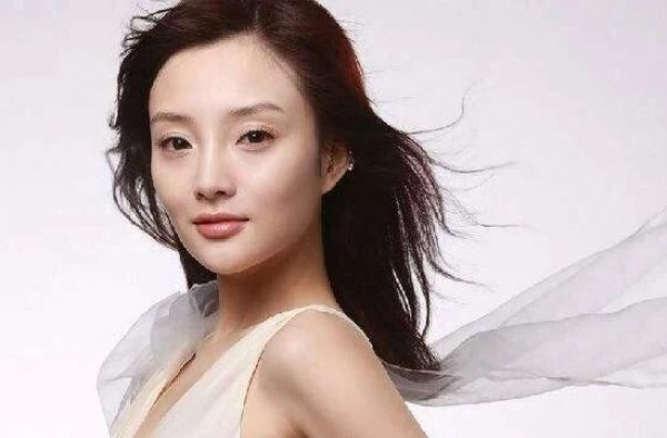 李小璐做手术？为了女儿成长疑与前夫复婚？