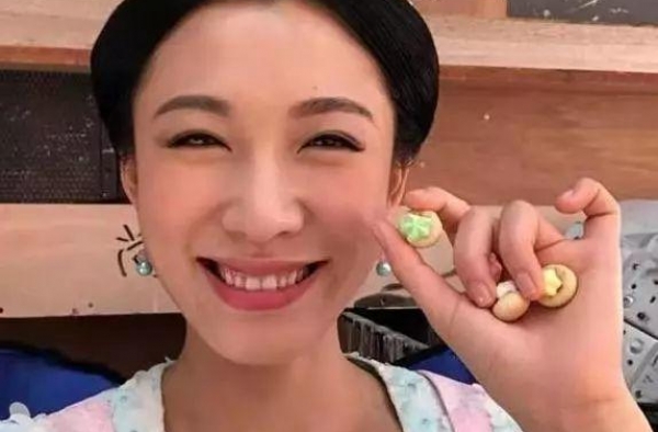 落选港姐变人生胜利组 奉子成婚嫁56岁百亿富豪做豪门少奶奶