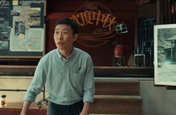 徐峥女儿上演正确追星姿势，和偶像王俊凯同框拍戏，网友：太酸了