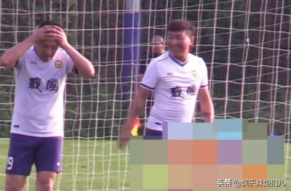 陈羽凡身材发福与小18岁女友现身球场新女友神似前妻白百何祝福