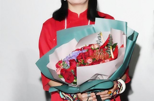 伍宇娟辟谣：我与贾宏声没有结婚，他不是我儿子的生父