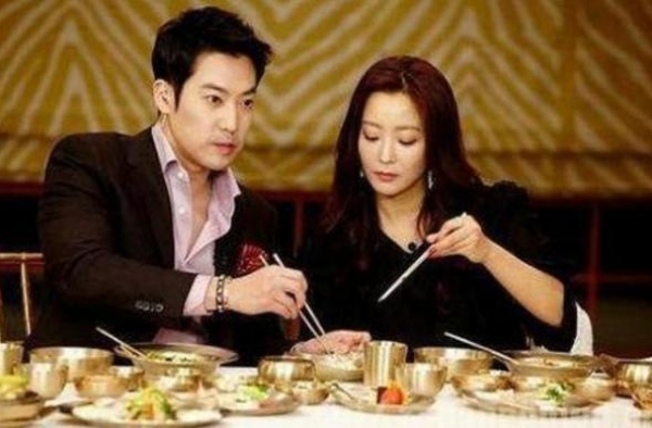 金喜善因女儿长得丑被质疑整容，网友称没长开，9年后惨遭打脸