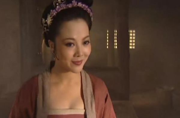 “孙二娘”梁丽演妲己遭停播，莫名卷诈骗案，2次事业巅峰却离婚