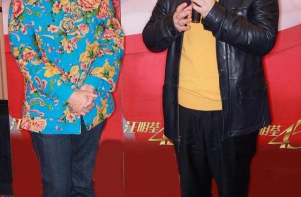 73岁汪明荃太敢穿了，东北大花袄配牛仔裤，土味造型穿出新时尚