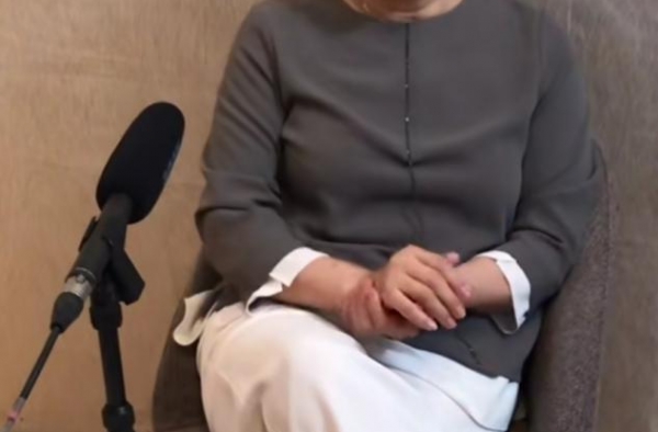 许娣采访近照老的真实，身材走形严重，但仍然散发优雅气质