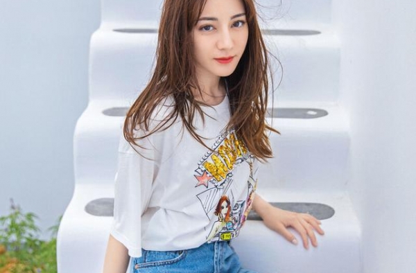 颜值在线的新疆前三大美女（一）——古力娜扎
