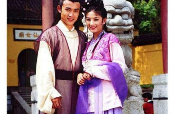 黄奕2段婚姻失败7年不敢见人，感情非想象，43岁如何打赢烂牌