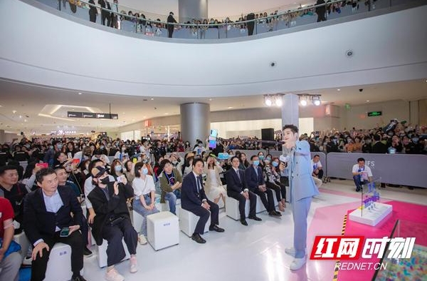 赖冠霖空降长沙 透露新剧将在寒假播出