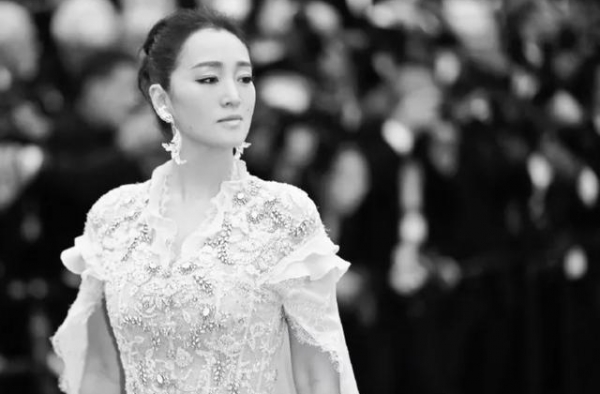 巩俐聊天记录曝光：一意孤行的女人，才是狠角色