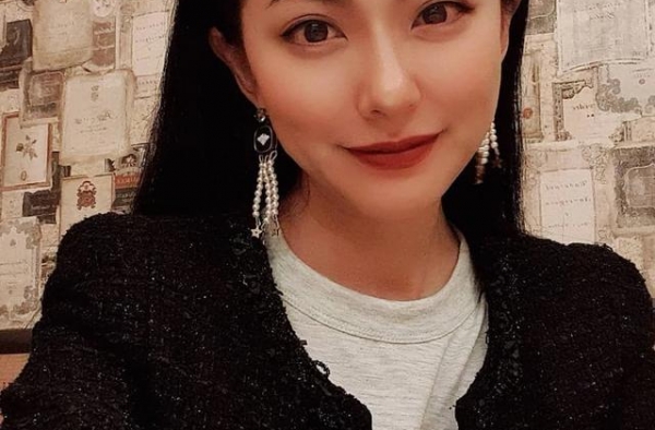 向佐前女友官宣怀孕！38岁拼二胎身体不适，与富商已育有一女