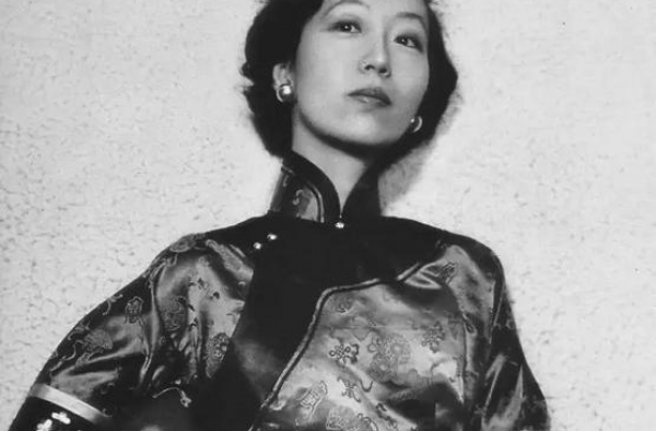100年了，她仍旧是所有翻拍片的噩梦