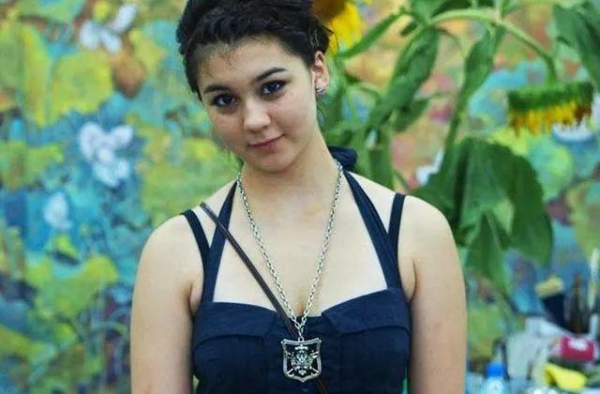 张铁林的混血女儿：被妈妈独养27年，与爸爸存在隔阂不会说汉语