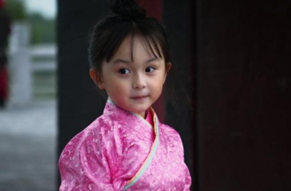 曾被全网＂禁止整容＂的小芈月，如今5年过去了，长成这副模样