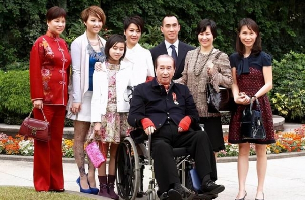 梁安琪和何超琼，乾坤已定？洗米华出事后梁安琪已向何超琼低头