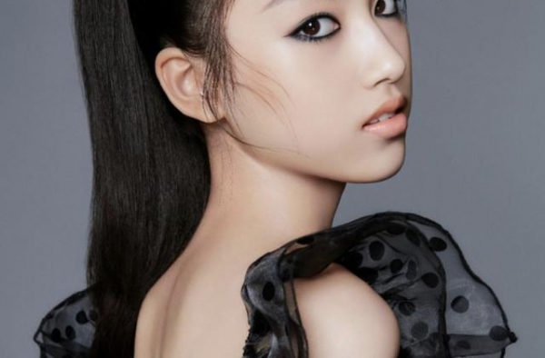 任达华15岁女儿任晴佳身高快1米8 高级脸超模身材接广告代言