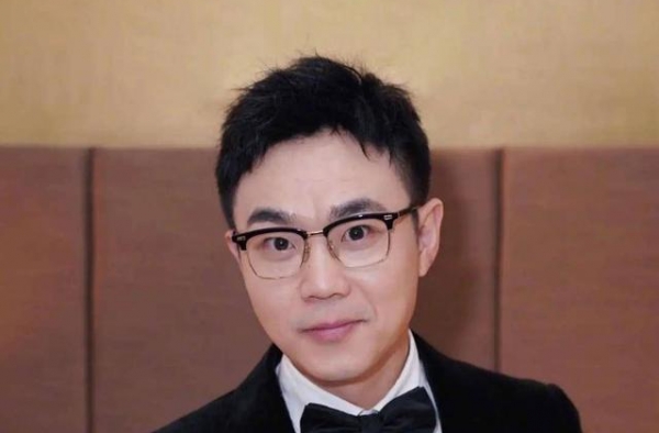 从“屌丝男士”到《演员2》，他如何一步步变成“端水大师”