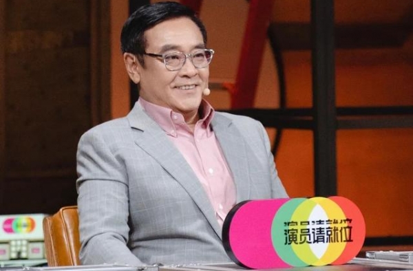 尔冬升母亲：两段婚姻养大6个子女，丁克儿子与情人生女圆她遗愿