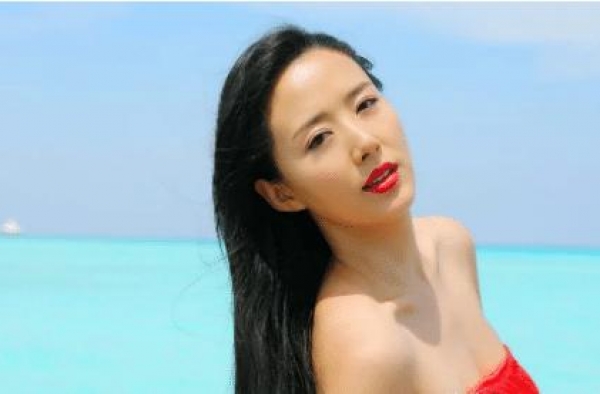 有一种“惊艳”叫14年之后嫦娥,穿上礼服的时候,没人不喜欢吧