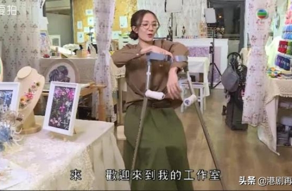 王君馨拍戏受伤，还没康复就要开始工作