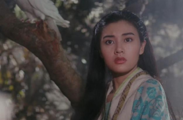 李嘉欣：一朵带粉的鲜花，富豪半夜给她送馄饨，女人们期待她凋谢