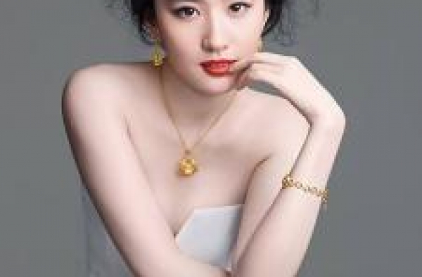 鼻子完美的四个艺人，程潇上榜，热巴只能垫底？