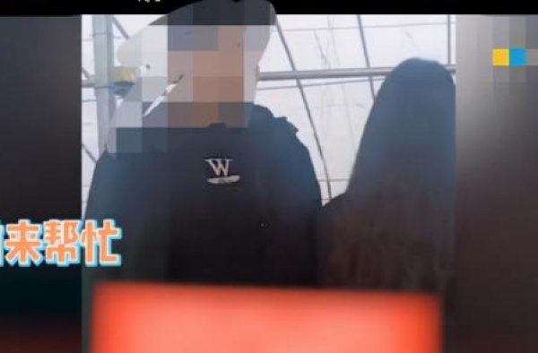 “真人秀家族”再添新成员，大衣哥儿媳扭背对镜头，耍什么架子？