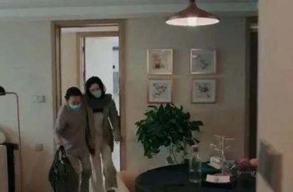 35岁出道获影后，高龄产子后被闪离，但奚美娟活得更漂亮了