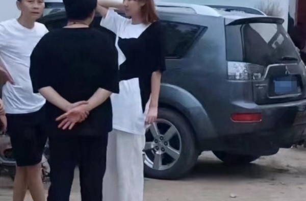 王宝强冯清被曝已结婚？女方长相身材不输前任，马蓉好友言语讽刺