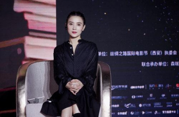 玛高扎塔·施莫夫兹卡、宋佳在大师班活动中共话电影