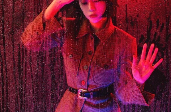 知名制作人力挺李溪芮，演女二好过迪丽热巴，新剧演盲女演技获赞