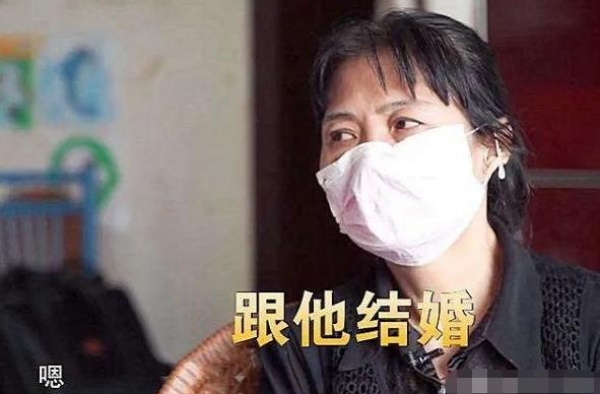 六旬大妈要嫁“靳东”！靳东二婚妻子被扒，和赵薇是好闺蜜