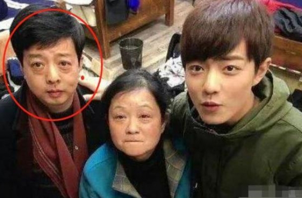 肖战为什么这么帅？看了他爸妈就明白了，基因遗传很重要