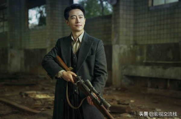 《瞄准》正在热播，重温一下之前黄轩主演的另一部谍战剧