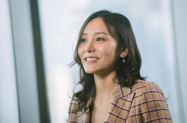 31岁前靓模后悔出道形象太差，大方承认自己全身是假？！