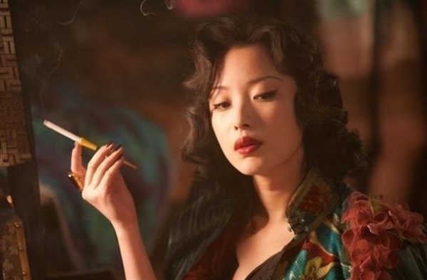 32岁倪妮，性感却不俗气，冷艳高贵，散发极致女人味
