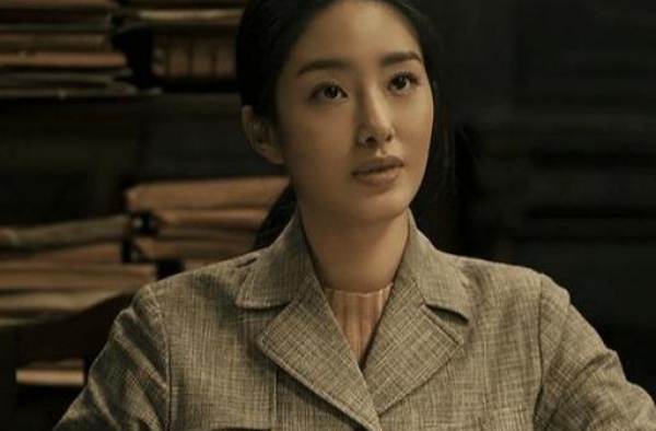 爱上大30岁陈金飞，成为刘亦菲“小干妈”的杨采钰，真有心机
