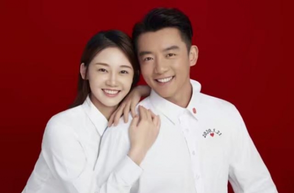 郑恺官宣苗苗产女，网友曾曝待产时间，为陪老婆没录跑男