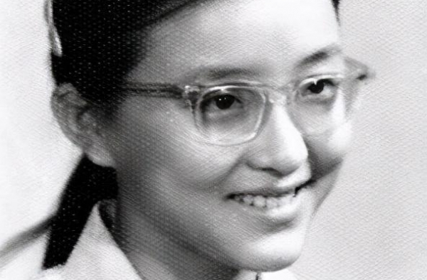52岁杨澜全家照，儿子像妈妈，女儿像爸爸，儿女颜值差异颇大