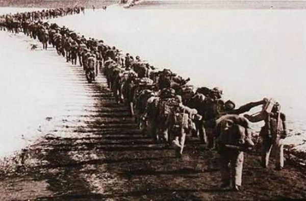 1952年，上影厂13位影星奔赴朝鲜战场，回国时却只剩12人