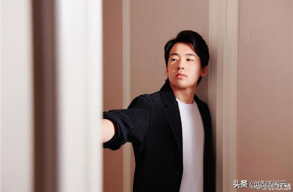 郭德纲回应郭麒麟养活德云社新梗不断，带小儿子出场迂回催婚？