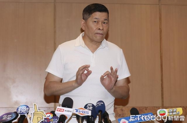 澎恰恰北中南1天赶3场还债　剧团曝：他休息时间消失