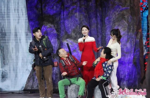 高晓攀惊喜现身央视重阳节晚会 挑战喜剧新形式获观众一致称赞