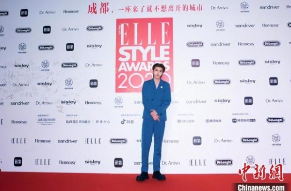 ELLE风尚大典首次在成都举办 群星荟萃邂逅时尚“成都味儿”